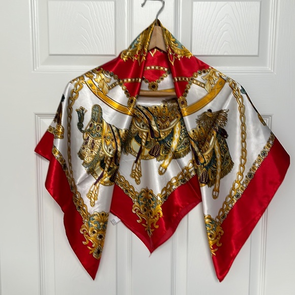 Back On 74 Scarf Square gold and red chain New Instant Upgrade - Picture 5 of 10